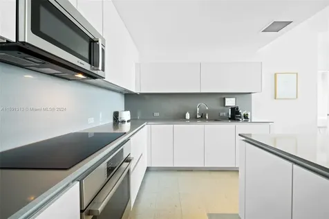 68 SE 6th Street Miami FL 33131