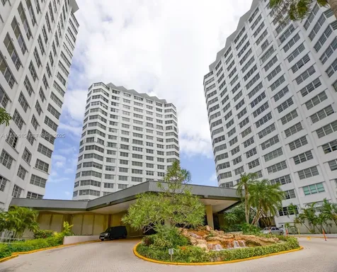 825 Brickell Bay Drive Miami FL 33131