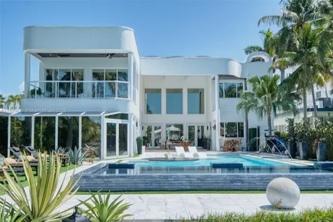 934 S Southlake Drive Hollywood FL 33019