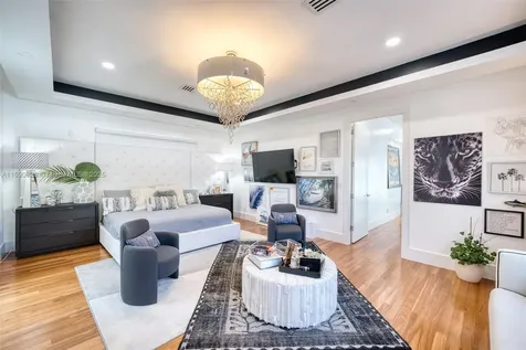 934 S Southlake Drive Hollywood FL 33019