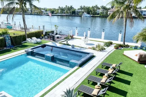 934 S Southlake Drive Hollywood FL 33019