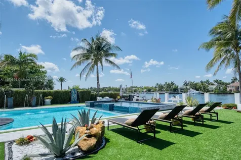 934 S Southlake Drive Hollywood FL 33019