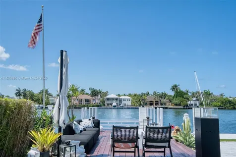 934 S Southlake Drive Hollywood FL 33019
