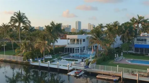 934 S Southlake Drive Hollywood FL 33019