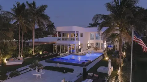 934 S Southlake Drive Hollywood FL 33019