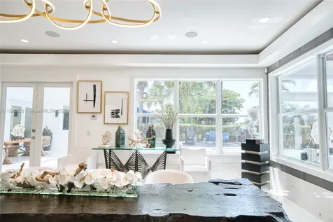 934 S Southlake Drive Hollywood FL 33019