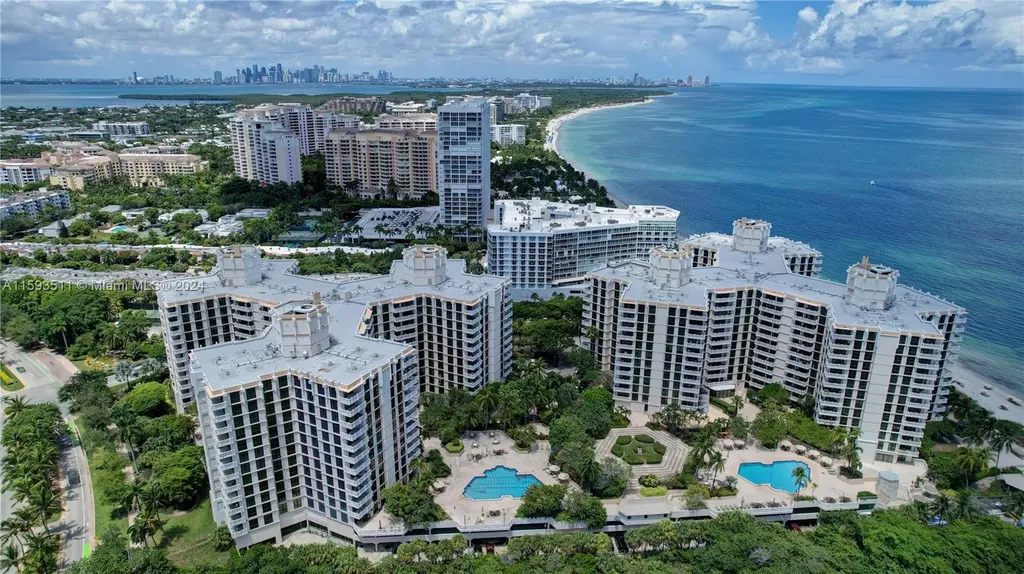 1121 Crandon Boulevard Key Biscayne FL 33149
