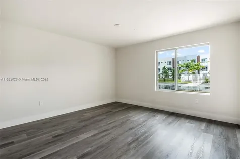 2561 NE 193rd Street Miami FL 33180