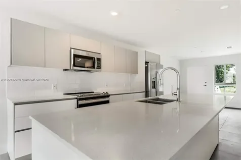 2561 NE 193rd Street Miami FL 33180