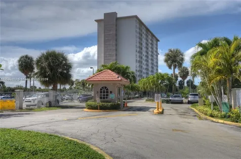 400 Kings Point Drive Sunny Isles Beach FL 33160