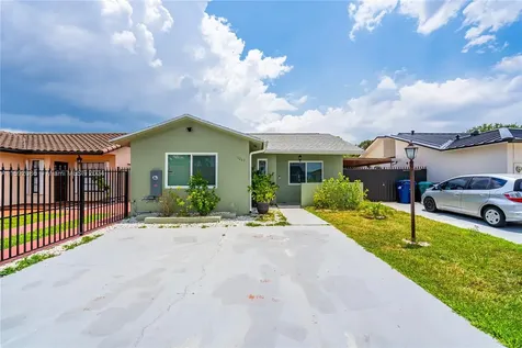 1067 SW 137th Place Miami FL 33184