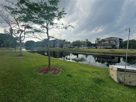 9909 Nob Hill Court Sunrise FL 33351