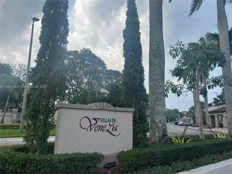9909 Nob Hill Court Sunrise FL 33351
