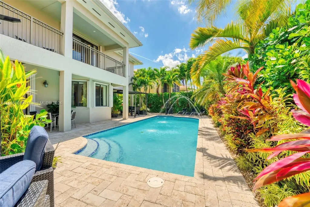 18940 SW 74th Avenue Cutler Bay FL 33157