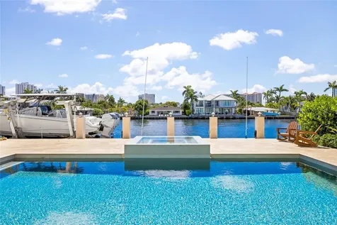 2726 SE 11th Street Pompano Beach FL 33062