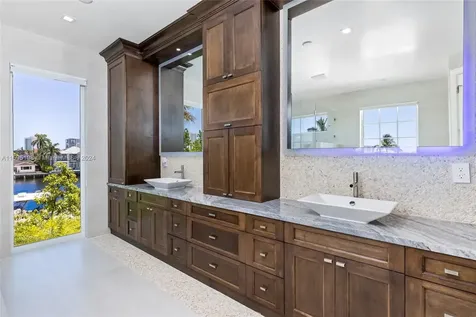 2726 SE 11th Street Pompano Beach FL 33062