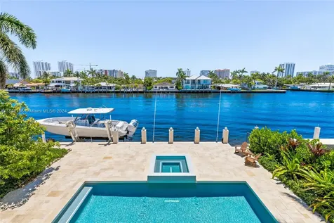 2726 SE 11th Street Pompano Beach FL 33062