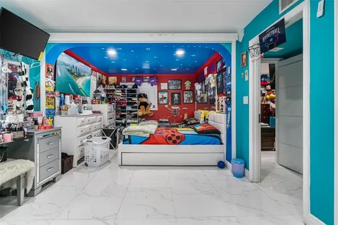 1651 NW 111th Street Miami FL 33167