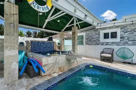 1651 NW 111th Street Miami FL 33167