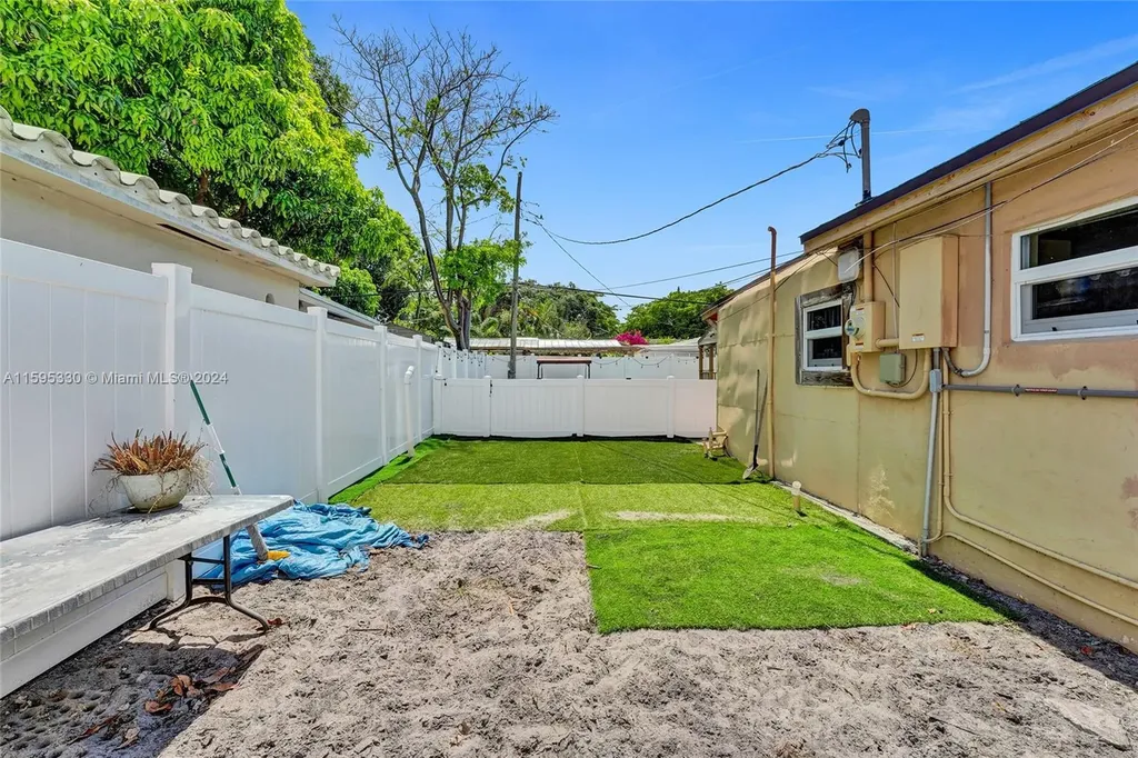 528 N 24th Avenue Hollywood FL 33020