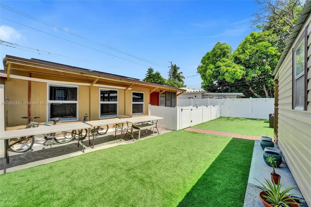 528 N 24th Avenue Hollywood FL 33020