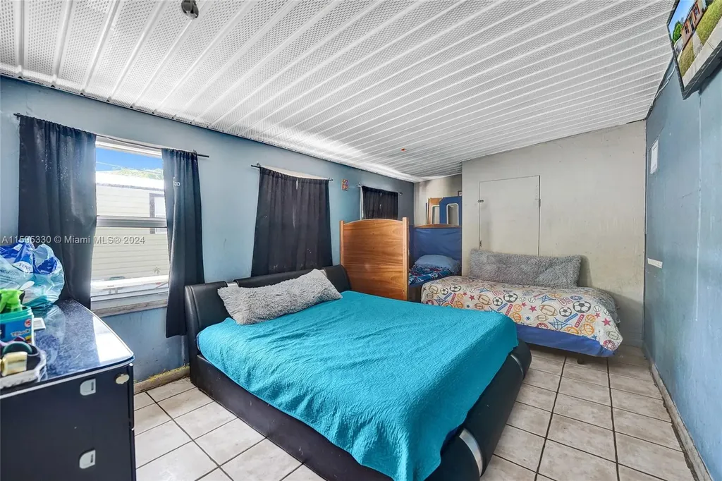 528 N 24th Avenue Hollywood FL 33020