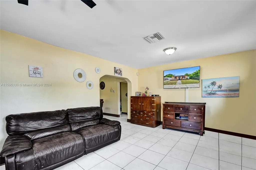 528 N 24th Avenue Hollywood FL 33020