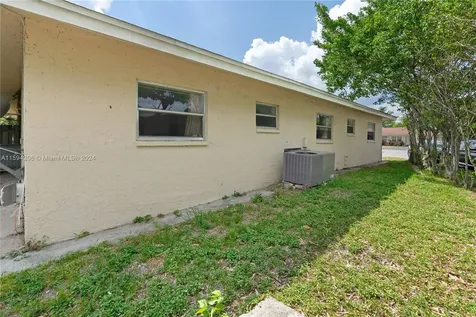 1440 NW 20th St, Unit B Fort Lauderdale FL 33311