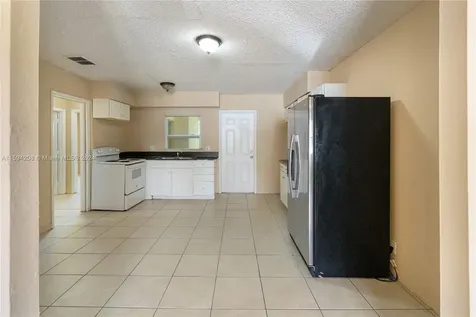 1440 NW 20th St, Unit B Fort Lauderdale FL 33311