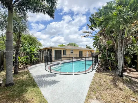 8201 NW 74th Avenue Tamarac FL 33321