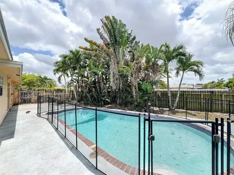 8201 NW 74th Avenue Tamarac FL 33321