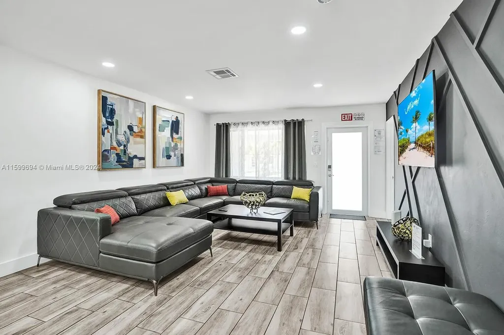 1206 Lincoln Street Hollywood FL 33019