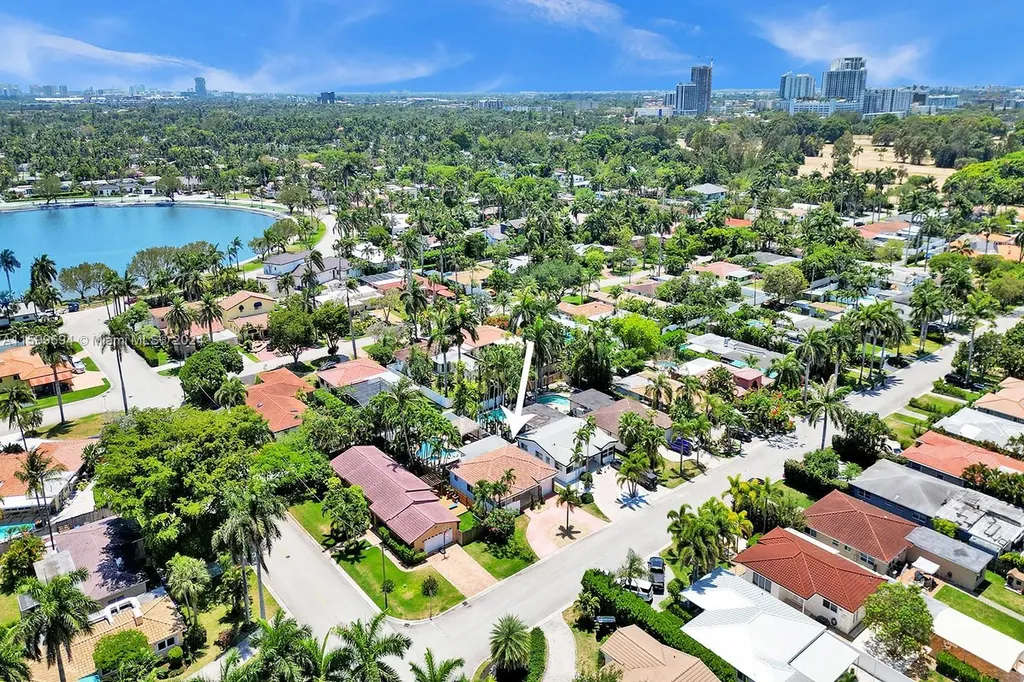 1206 Lincoln Street Hollywood FL 33019