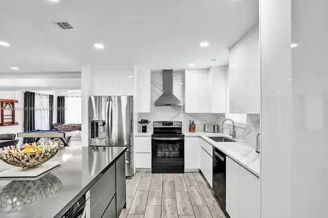 1206 Lincoln Street Hollywood FL 33019
