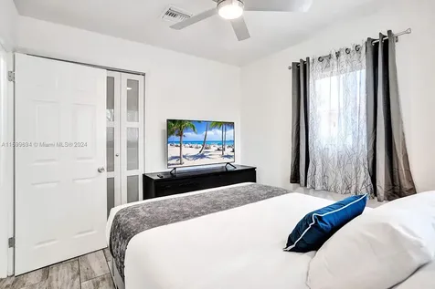 1206 Lincoln Street Hollywood FL 33019