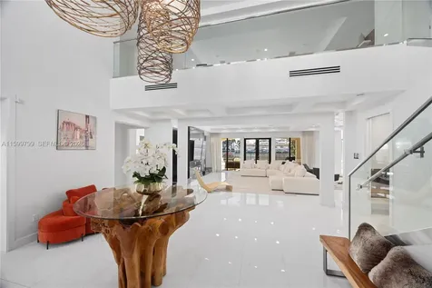 Hallandale Beach FL 33009