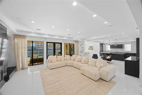 Hallandale Beach FL 33009