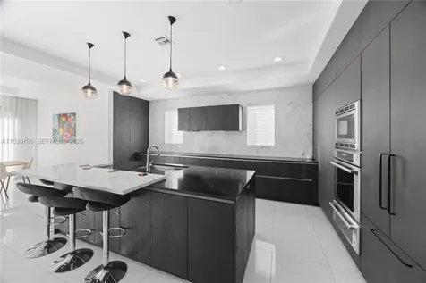 Hallandale Beach FL 33009