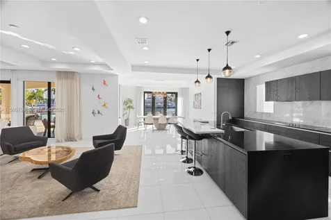 Hallandale Beach FL 33009