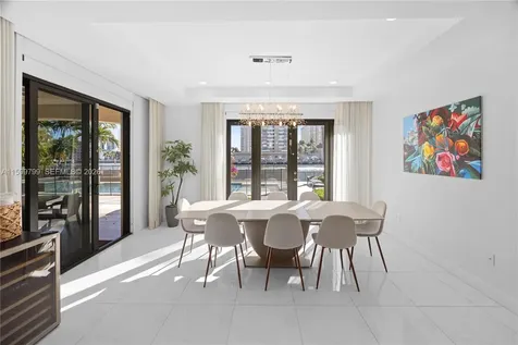 Hallandale Beach FL 33009