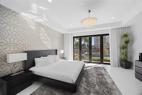 Hallandale Beach FL 33009