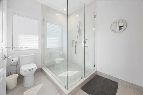 Hallandale Beach FL 33009