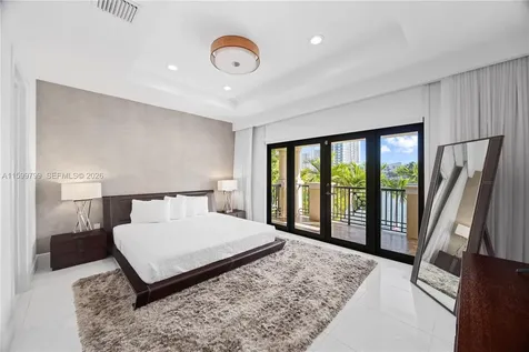 Hallandale Beach FL 33009