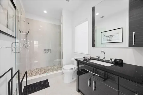Hallandale Beach FL 33009