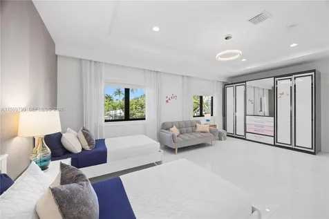 Hallandale Beach FL 33009