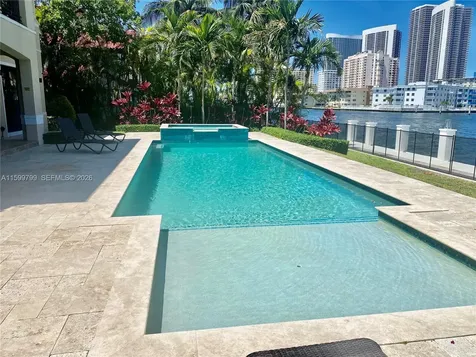 Hallandale Beach FL 33009