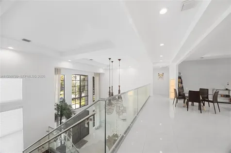 Hallandale Beach FL 33009