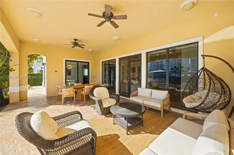 Hallandale Beach FL 33009