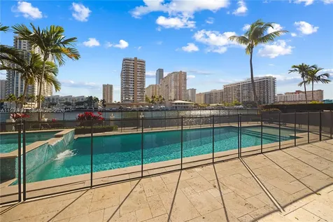Hallandale Beach FL 33009