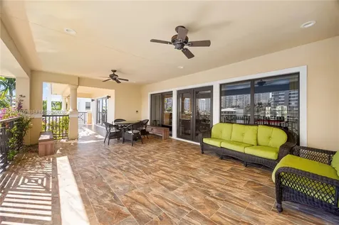 Hallandale Beach FL 33009
